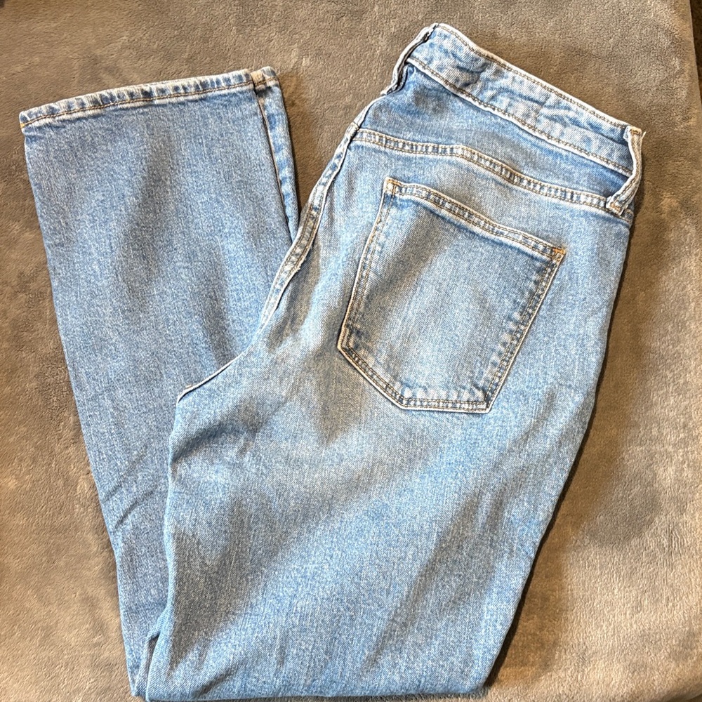 Universal Thread Light Blue Straight Leg Jeans